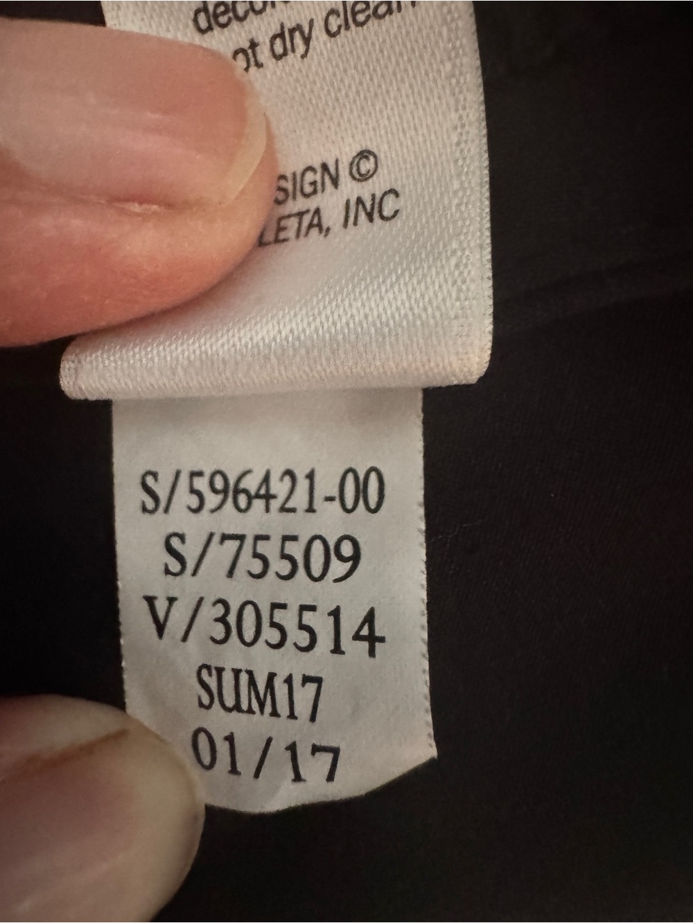 Athleta Racer Run Shorts 4 in Black
size large - Picture 10 of 10